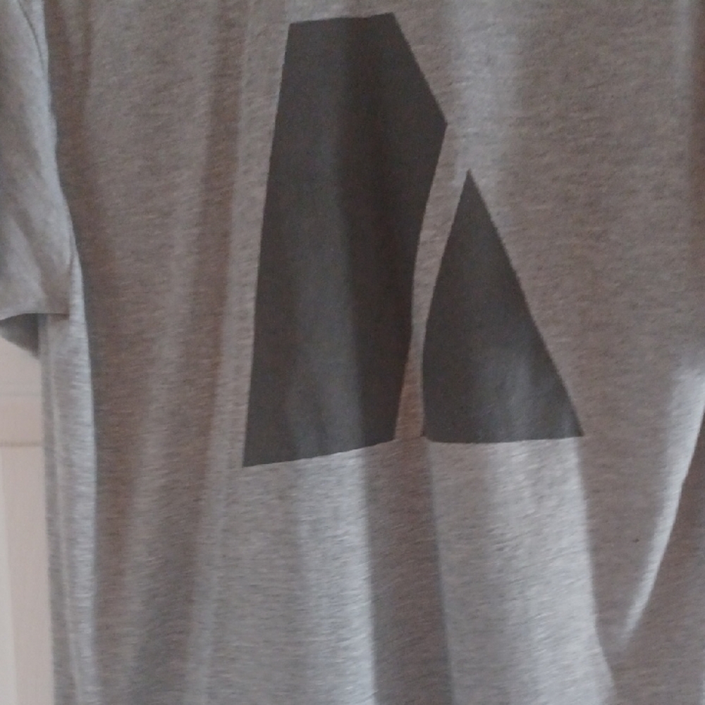 U.S. Army Gray Short Sleeve Tee with Bold Chest Logo - Picture 2 of 3